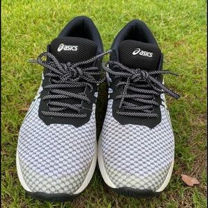 ASICS FuzeXLyte tennis shoes